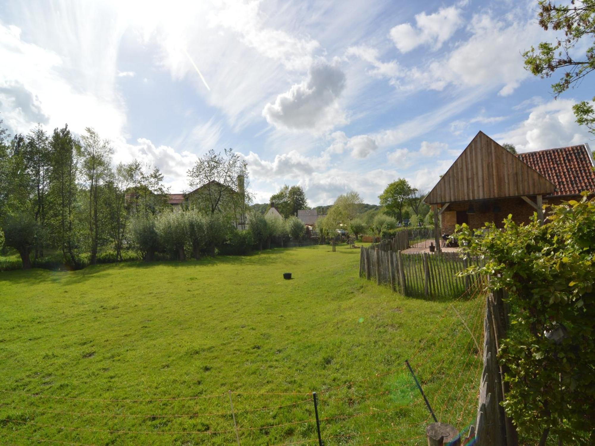 Stunning Holiday Home Near Forest In Сленакен Екстер'єр фото